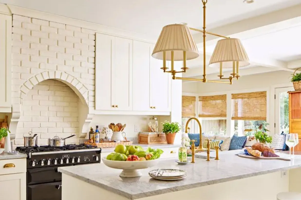 Best Kitchen Lighting Styles for a Bright and Modern Space ...